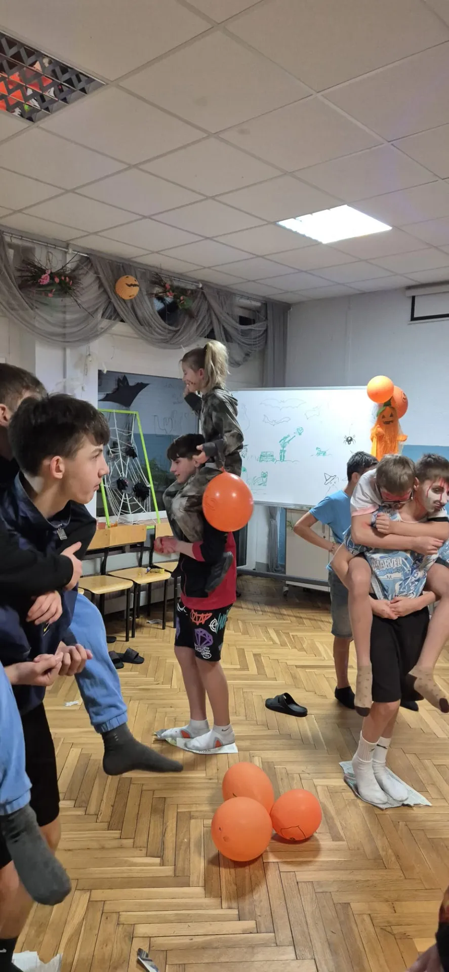 Zabawa uczniów