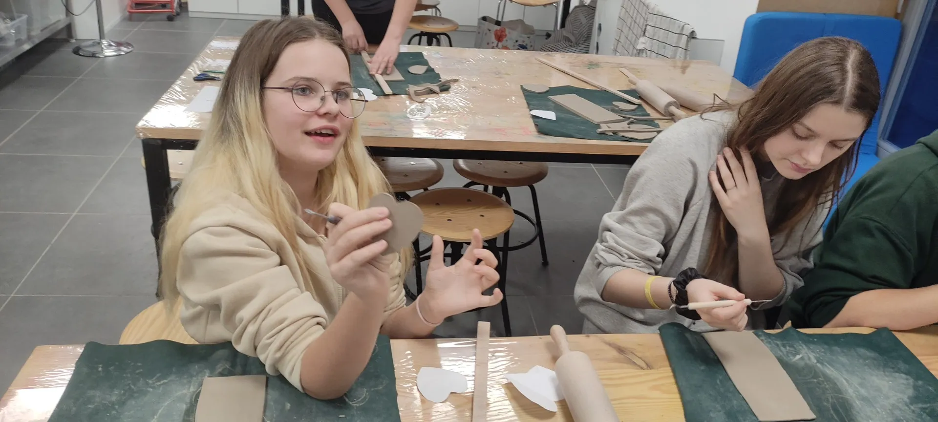 Tworzenie serc w ArtLab Centrum Wspierania Rodzin