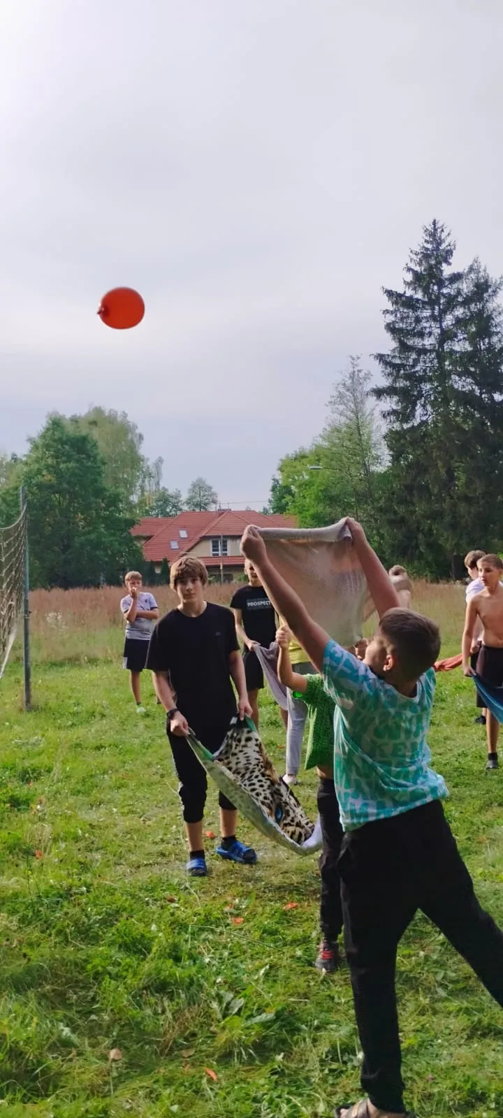 Wodno - balonowa siatkówka