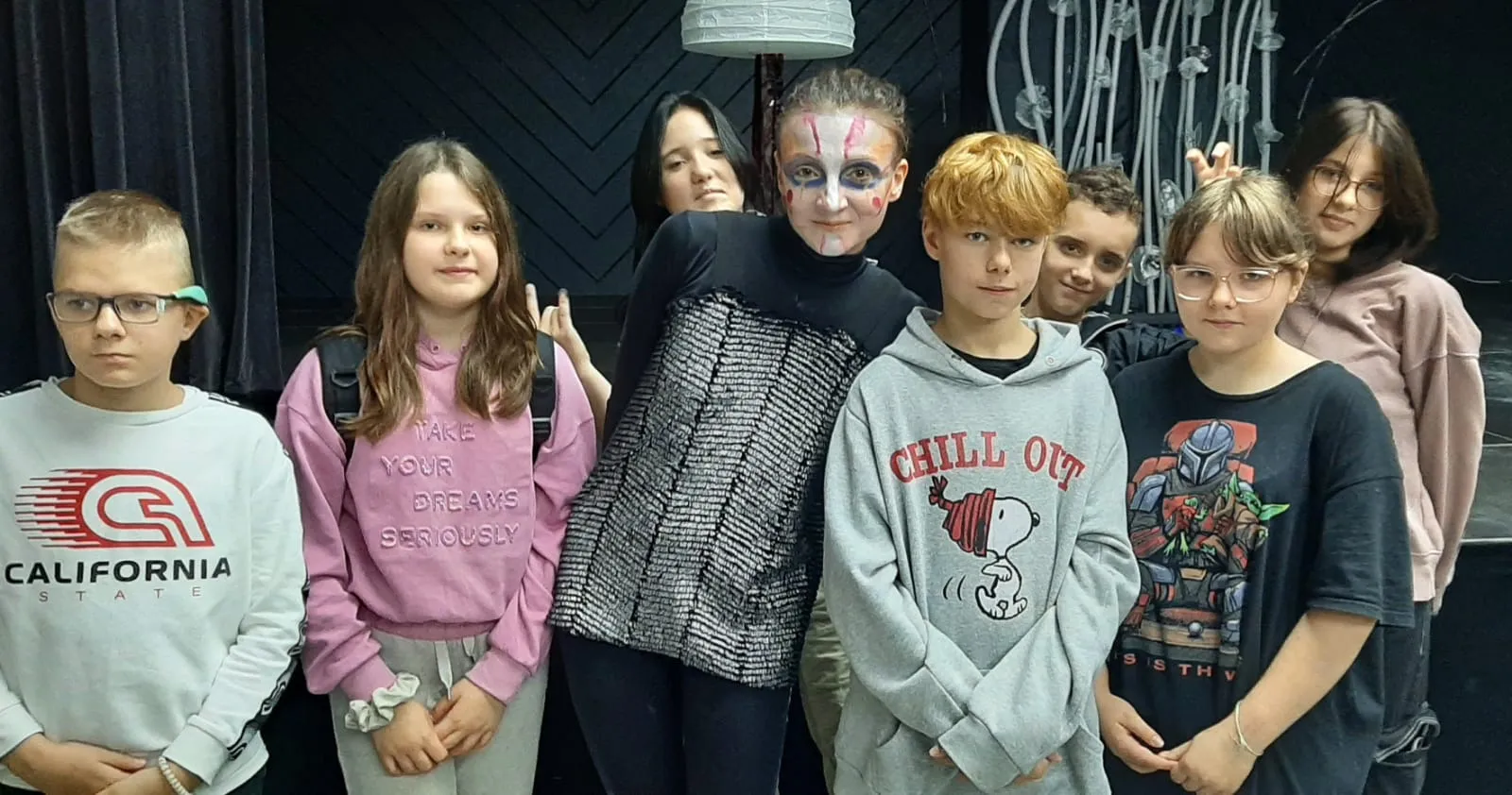 Socjokurtyna na przedstawieniu pt. "Między oWadami"