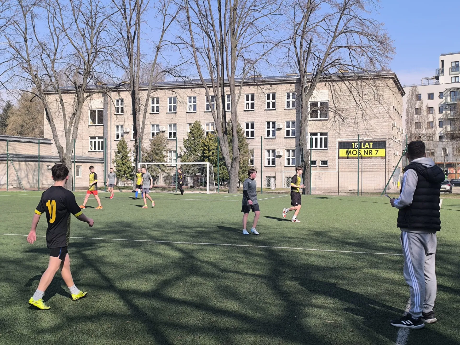Sportowa wiosna na boisku