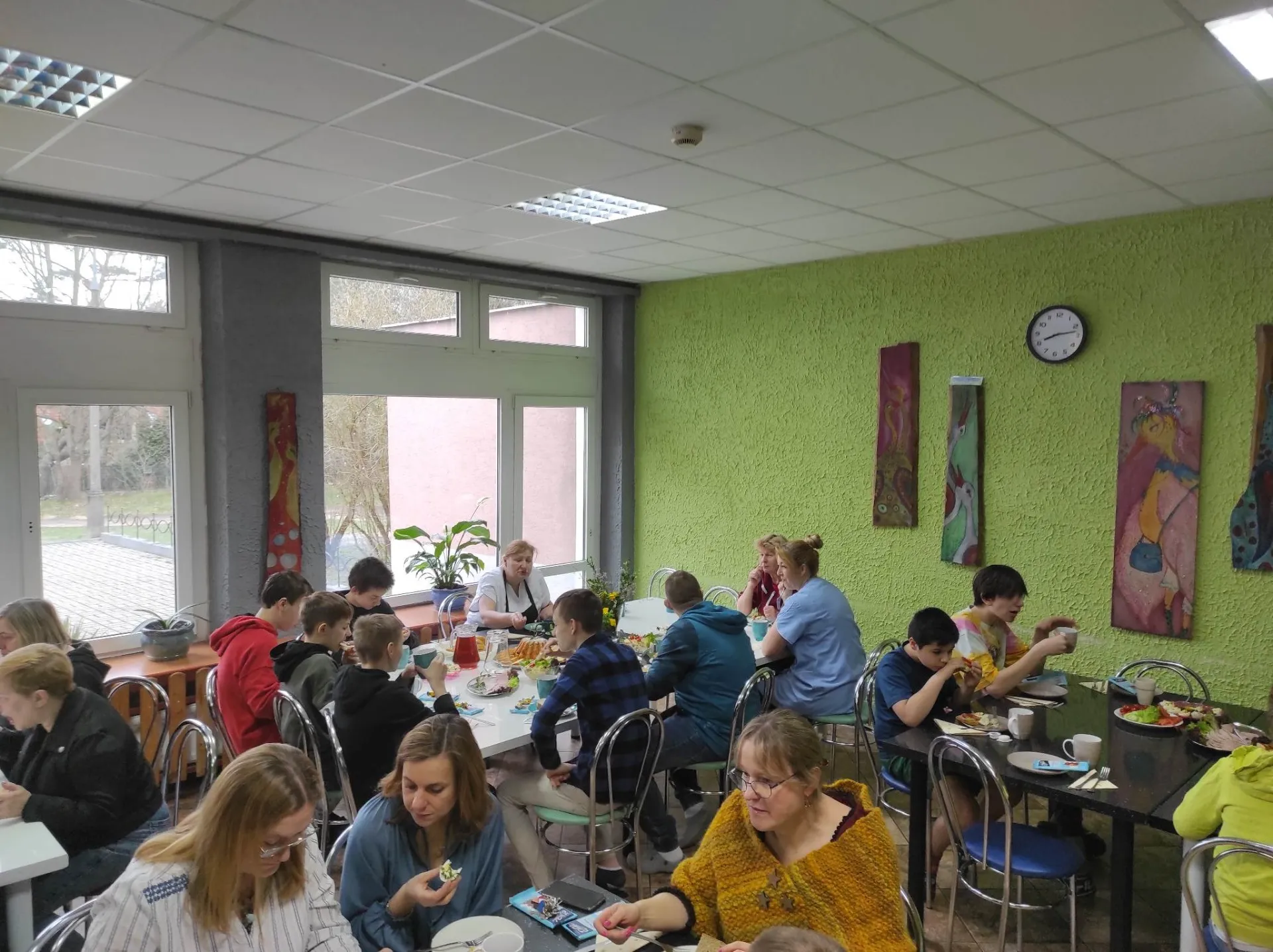 Świąteczne spotkanie przy stole